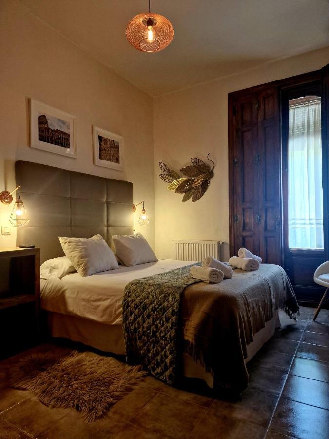 Hostal La Colonial マドリガル・デ・ラ・ベラ 部屋 写真
